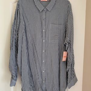 Black and white button down shirt